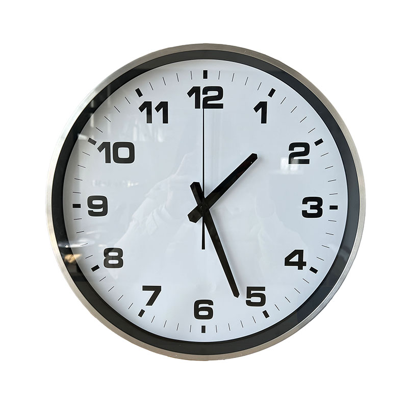 Horloge réseau IP analogique PoE ronde en aluminium argenté de 15 pouces